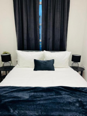 Cozy Apartment - Steps to Tube Station Perfect for Business & Family Stays, Ealing